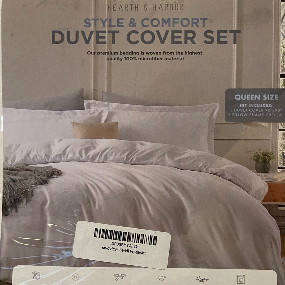 NWOT Off white Queen size Duvet cover and 2 shams